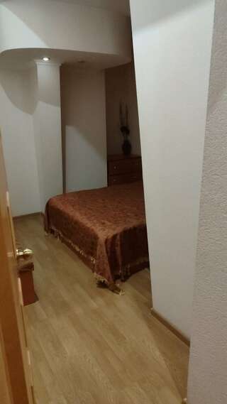 Гостиница Театральная Ессентуки Семейный люкс-3