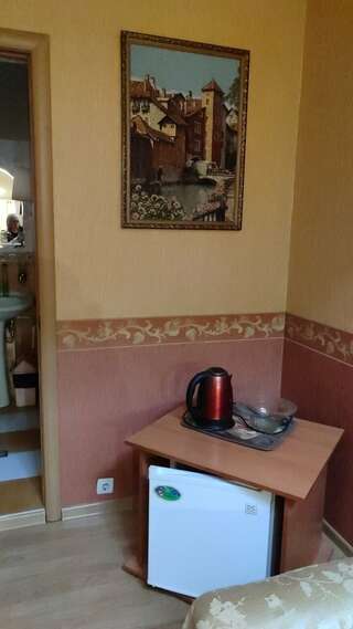 Гостиница Театральная Ессентуки Семейный люкс-6